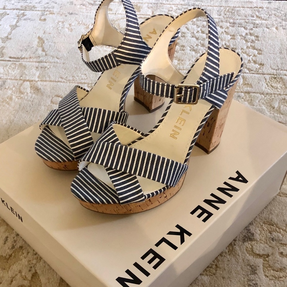 *BRAND NEW* Women’s Block Heel